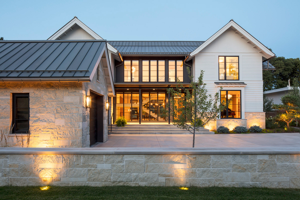 modern farmhouse landscape lighting